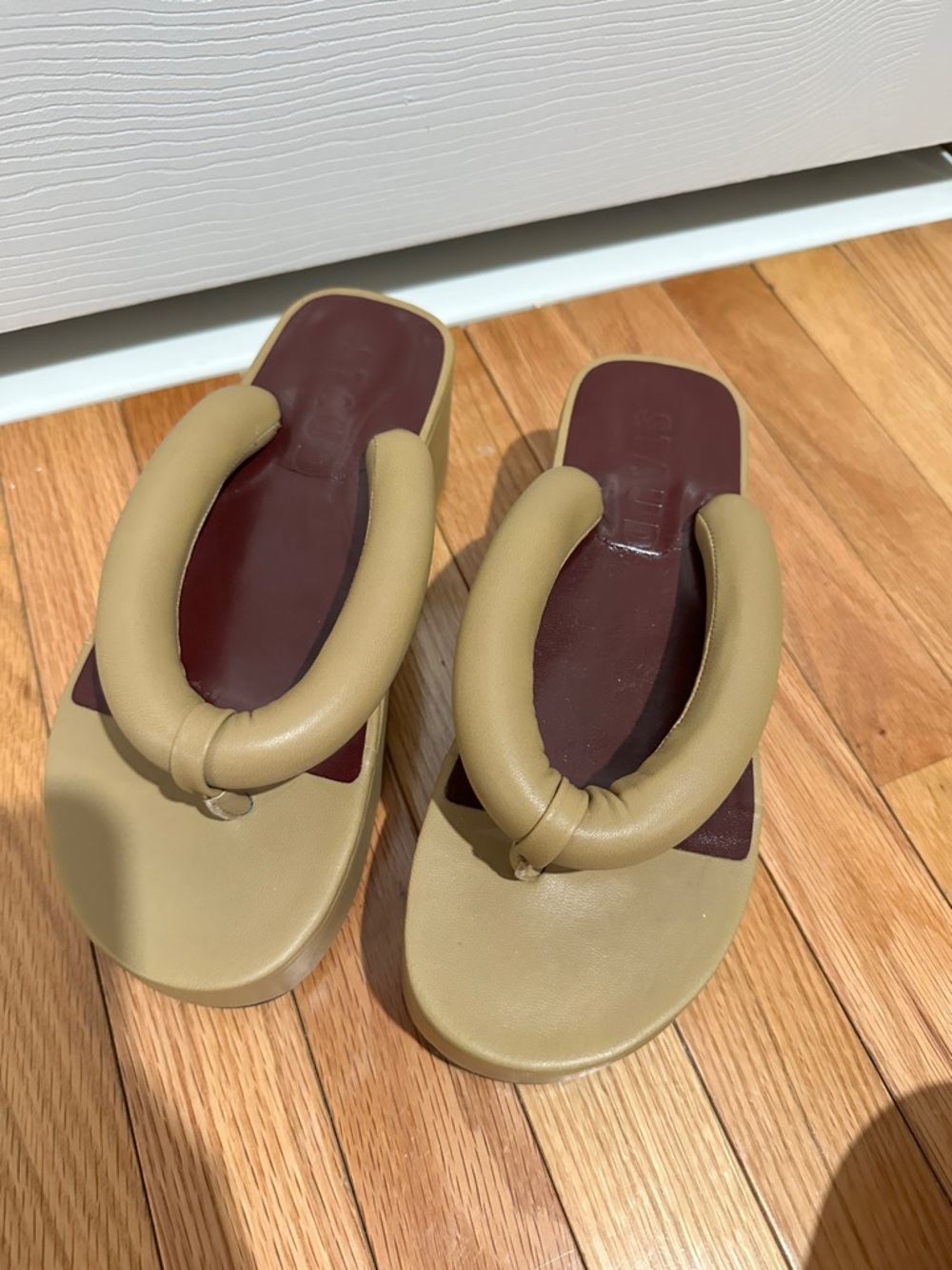 Staud Rio Padded Thong Platform Sandals in Khaki, size 39 fits an 8.5